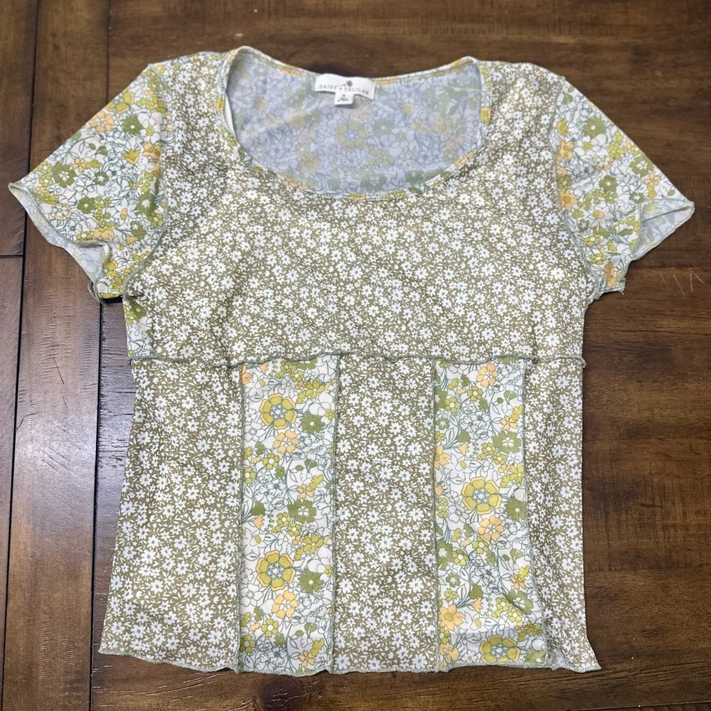 Daisy & Delilah Mesh Floral Patchwork Top Size S Y2K‎ Fairycore Boho Baby Tee